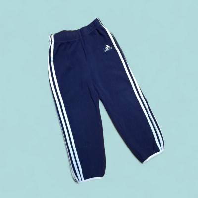 Vêtement de sport  Fille, age 5 ans , marque ADIDAS 