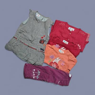 Lot vêtements  Fille, age 6 mois , marque PETIT BISOUS 