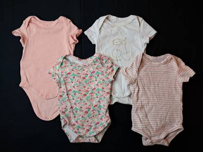 Lot body Fille, age 1 mois , marque TAPE à L'œIL