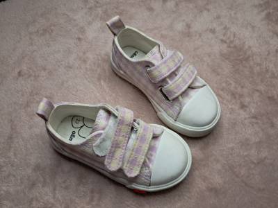 Chaussure en toile pointure 23 , marque GEMO