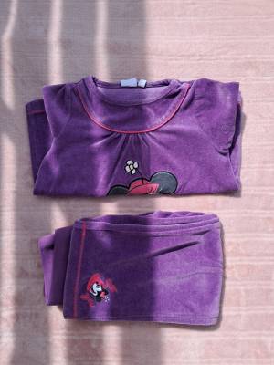 Pyjama hiver 2 pièces  Fille, age 3 ans , marque DISNEY 